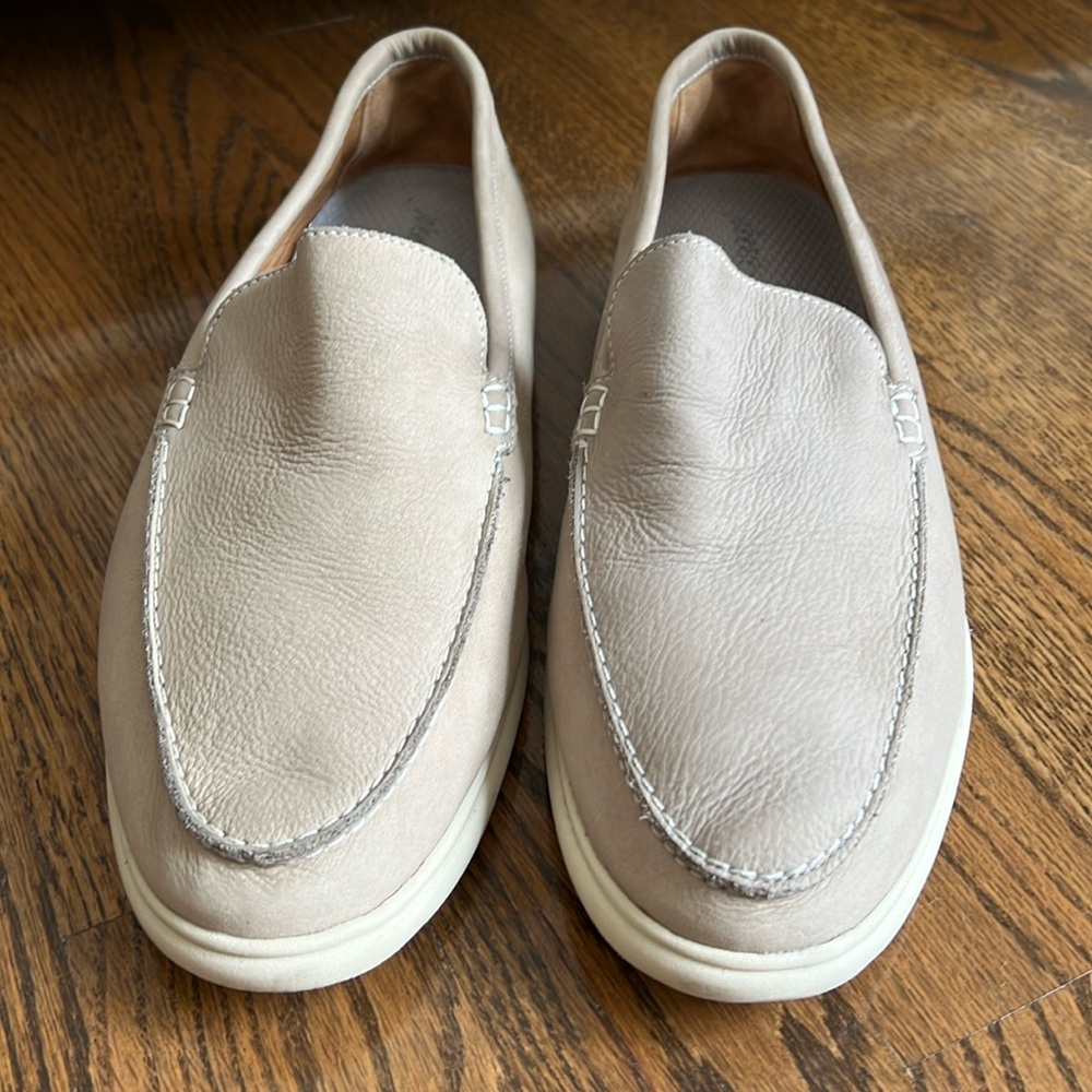 Johnnie-o Malibu loafer stone color